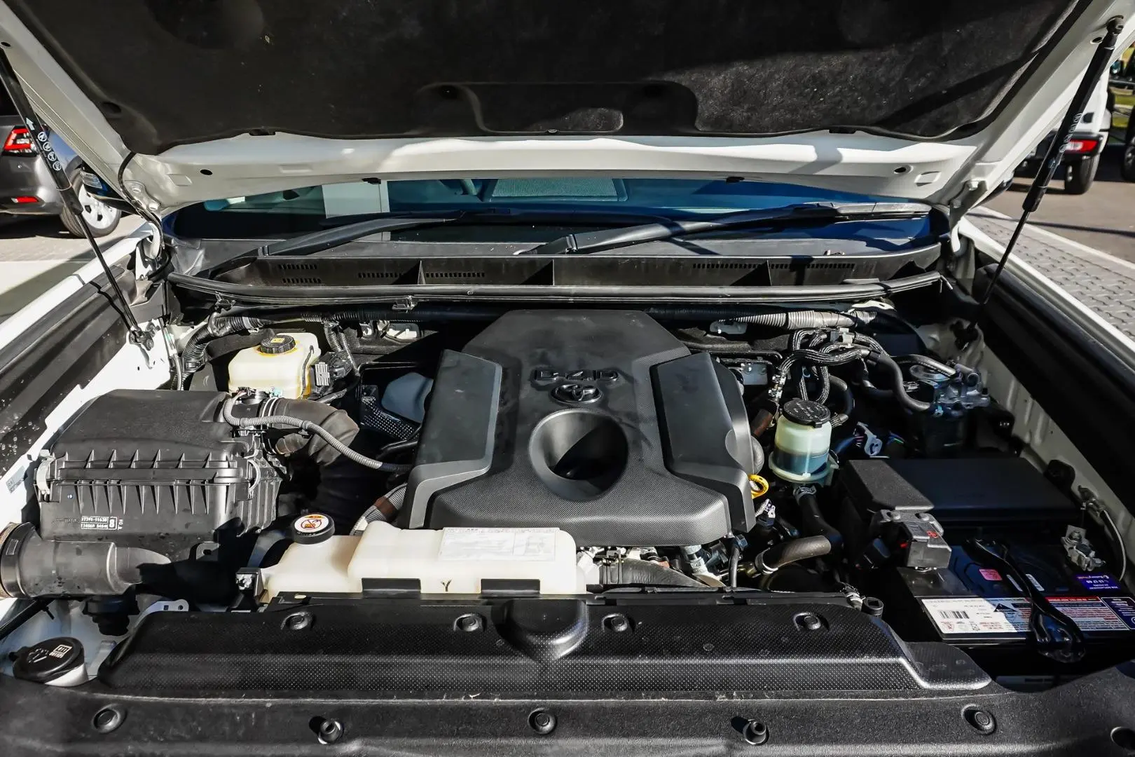 2020 Toyota Landcruiser Prado Gallery Image 25