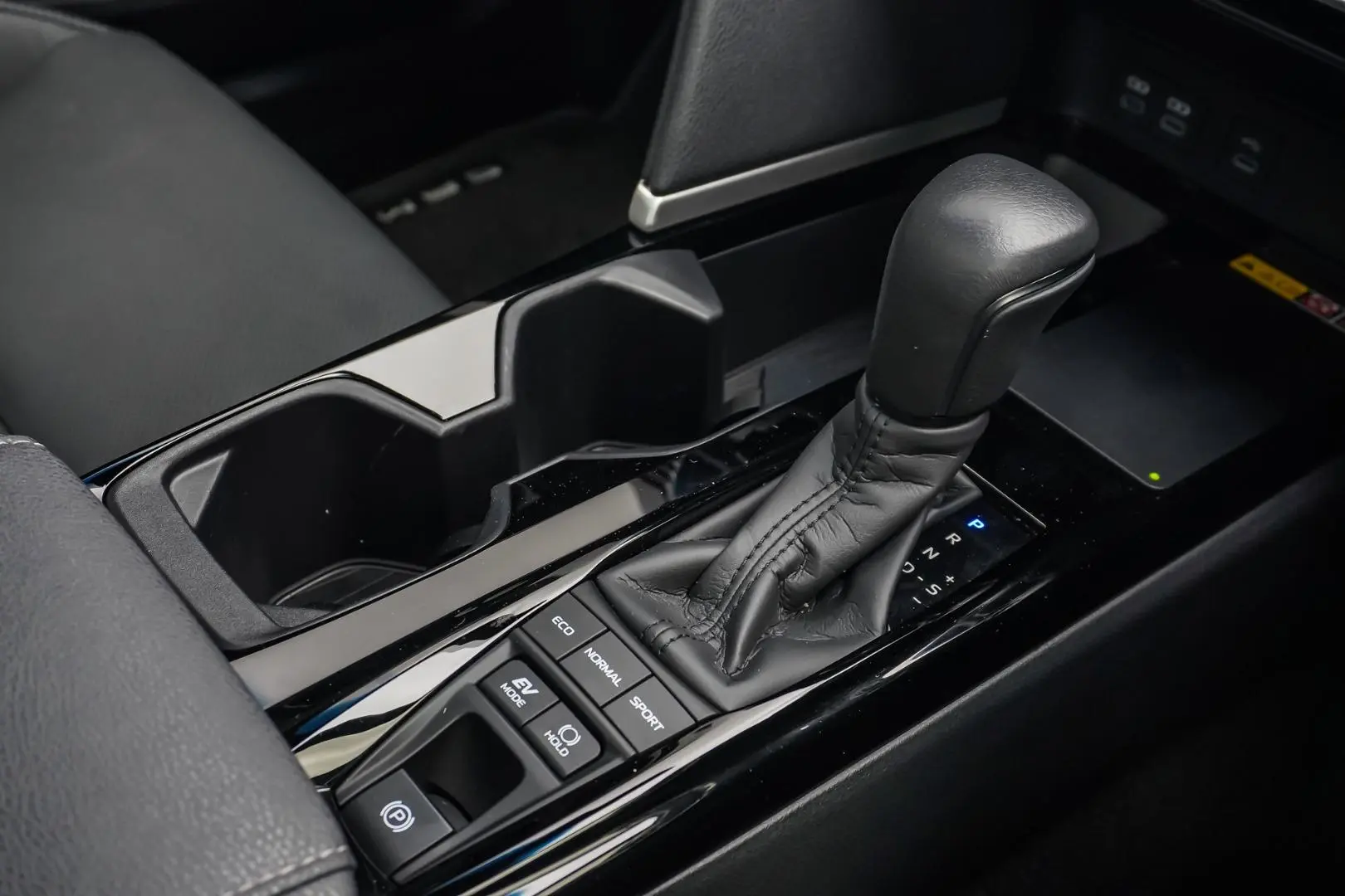 2025 Toyota Camry Gallery Image 18