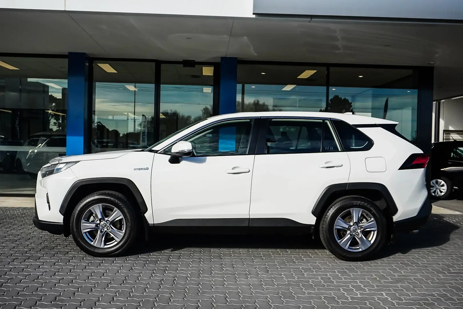 2022 Toyota RAV4 Gallery Image 3