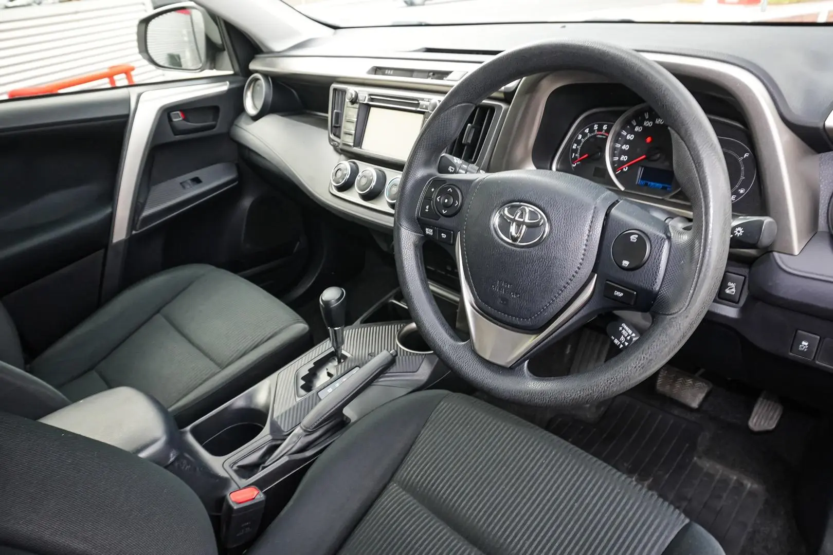 2013 Toyota RAV4 Gallery Image 7