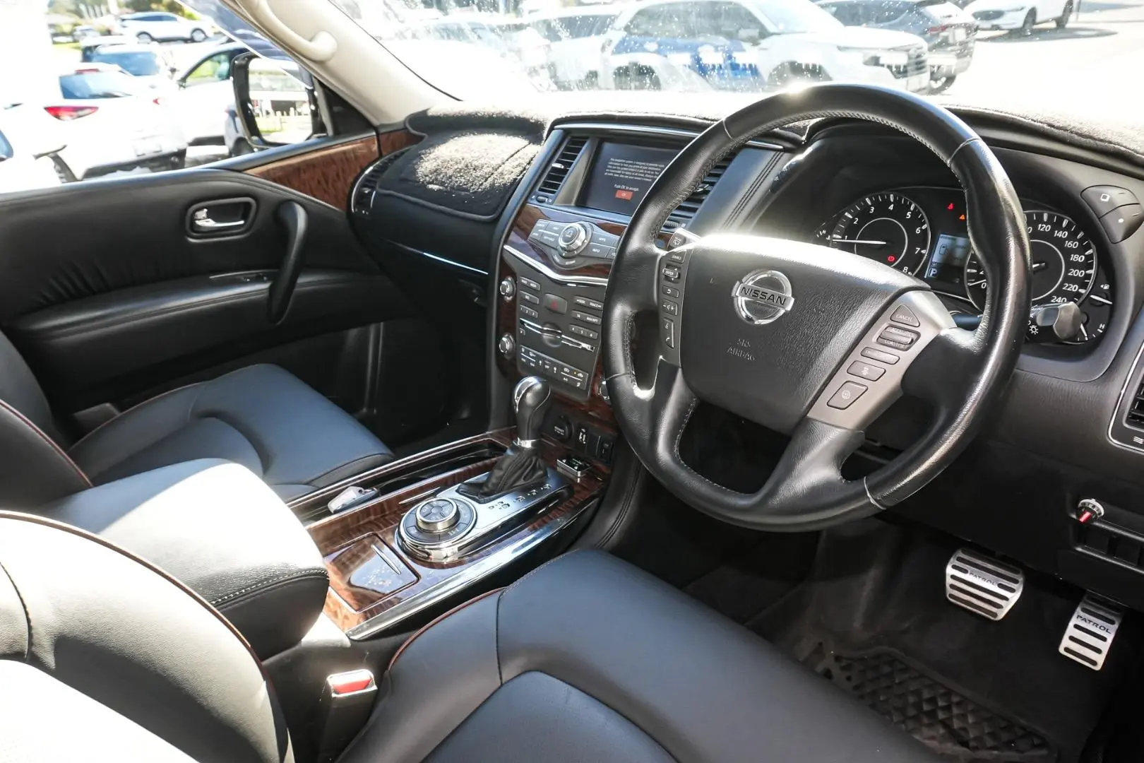 2021 Nissan Patrol Gallery Image 7