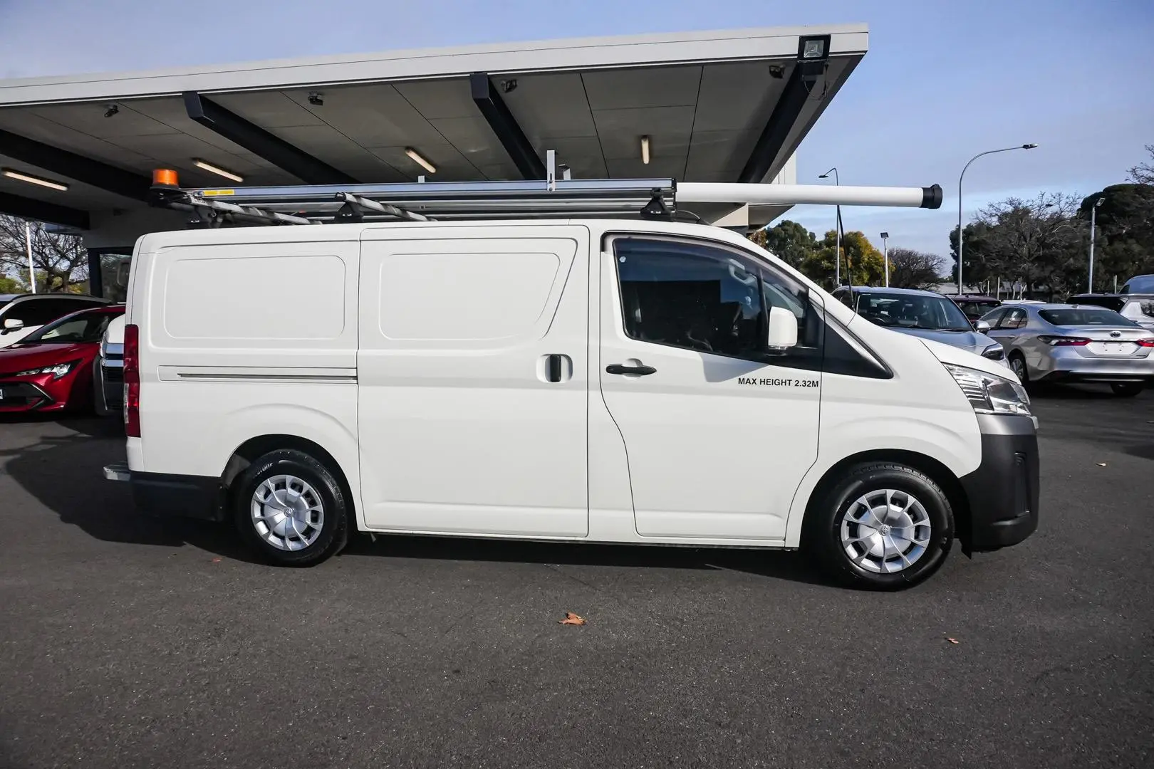 2019 Toyota Hiace Gallery Image 3
