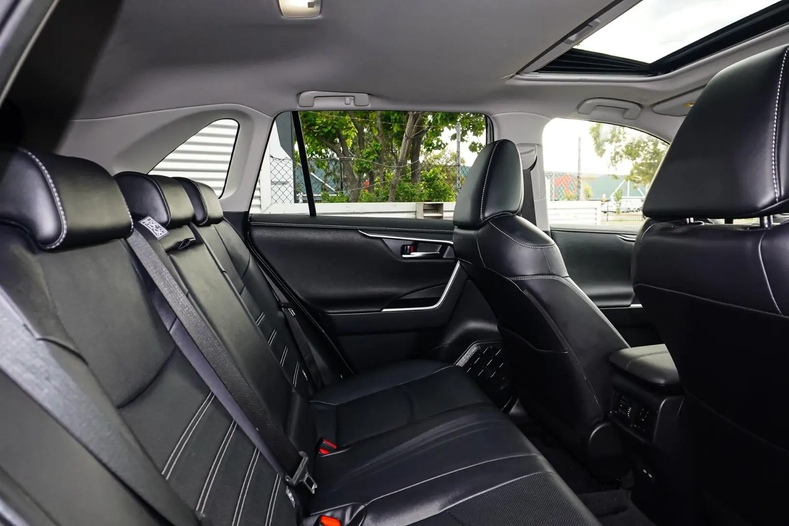 2023 Toyota RAV4 Gallery Image 8