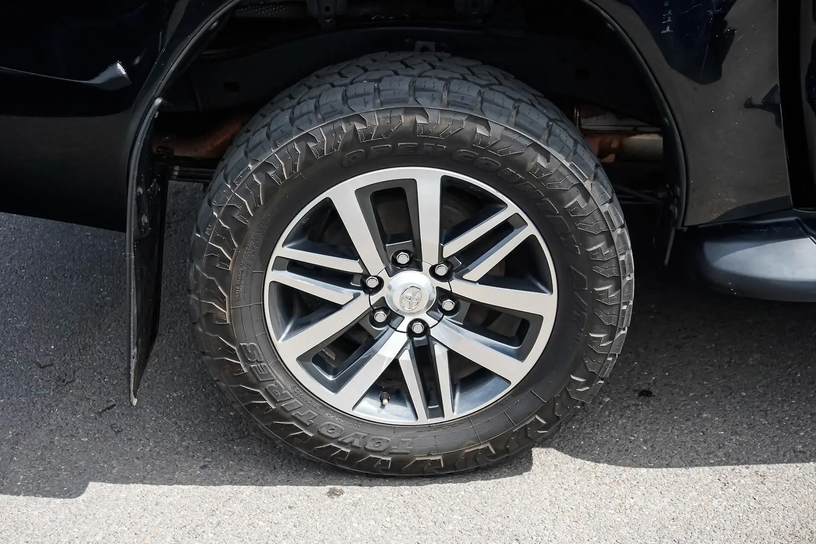 2016 Toyota Hilux Gallery Image 18