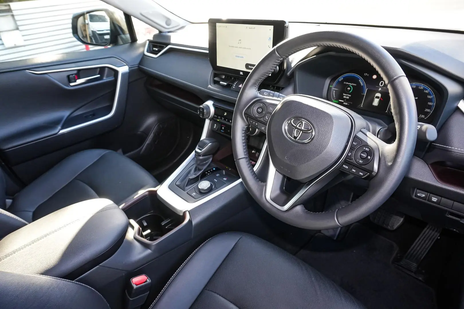 2025 Toyota RAV4 Gallery Image 7