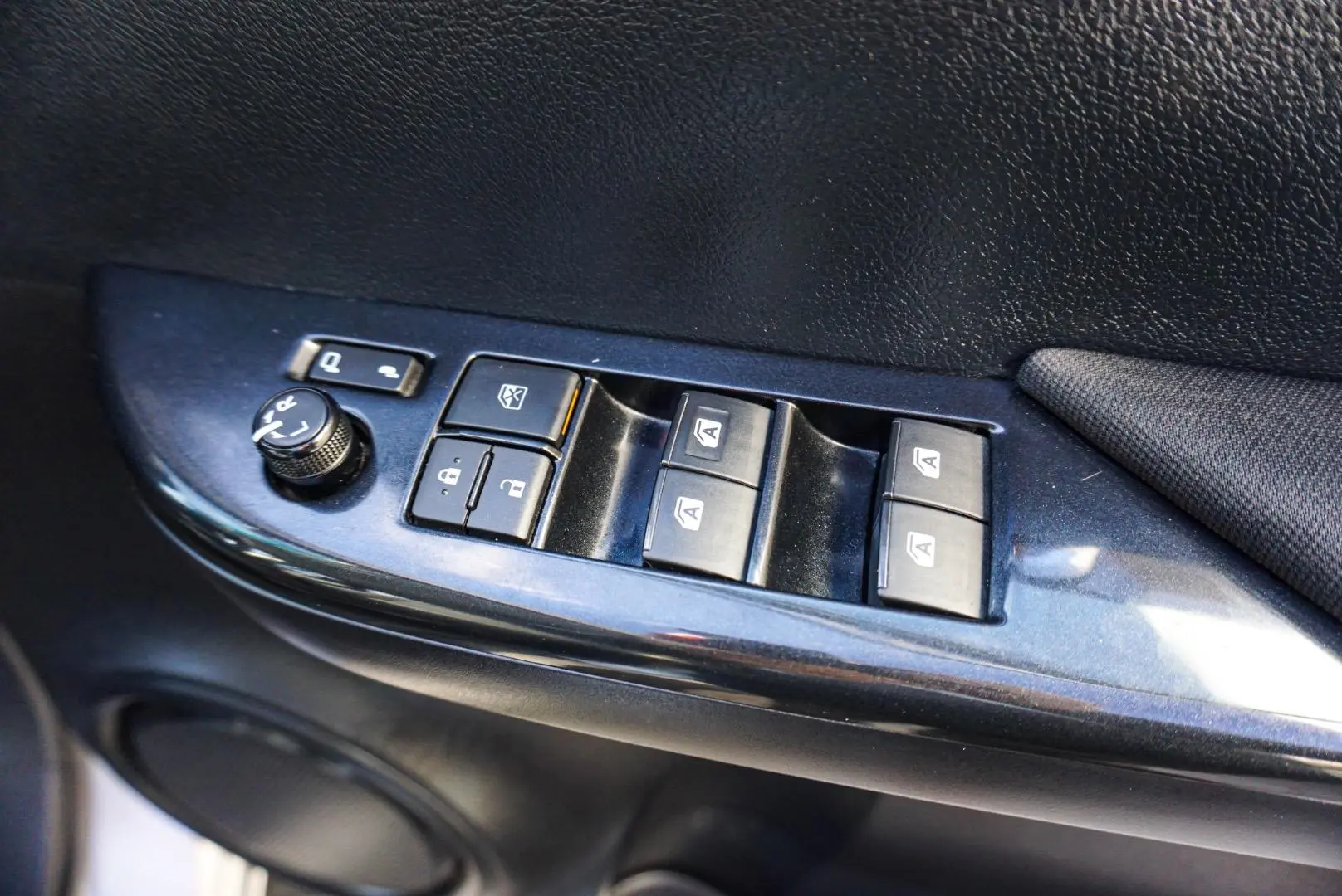 2022 Toyota Hilux Gallery Image 15
