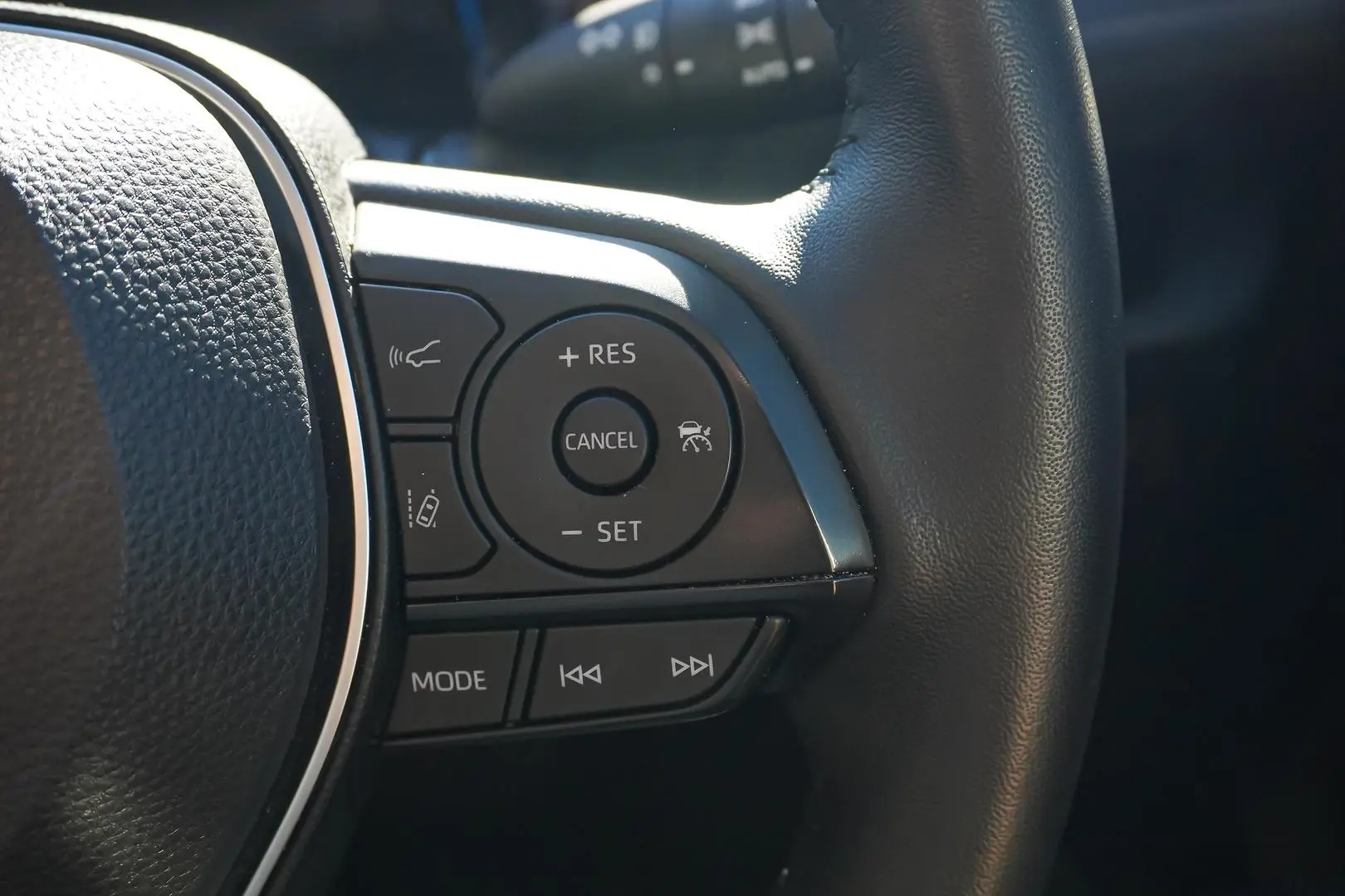 2025 Toyota RAV4 Gallery Image 21