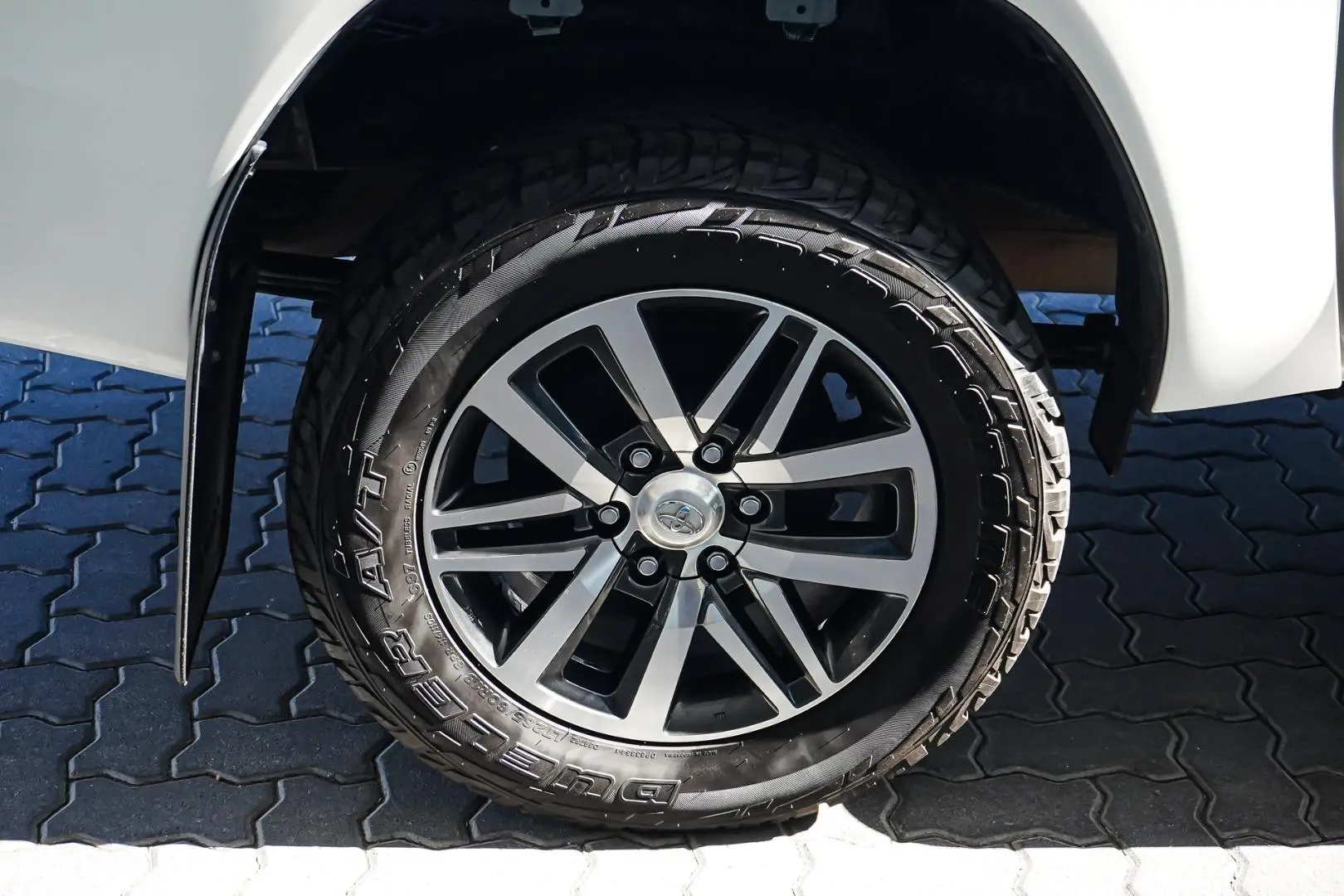 2019 Toyota Hilux Gallery Image 16