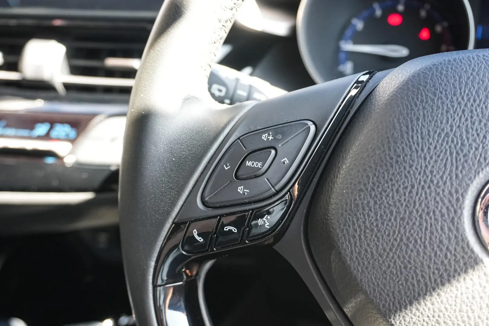 2023 Toyota C-HR Gallery Image 21