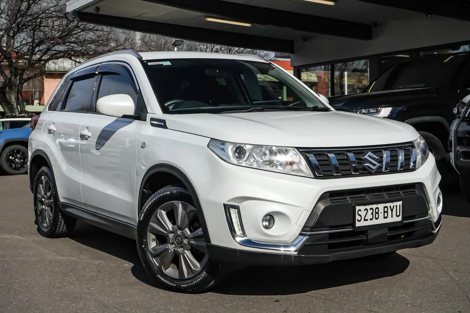 2019 Suzuki Vitara Gallery Image 2