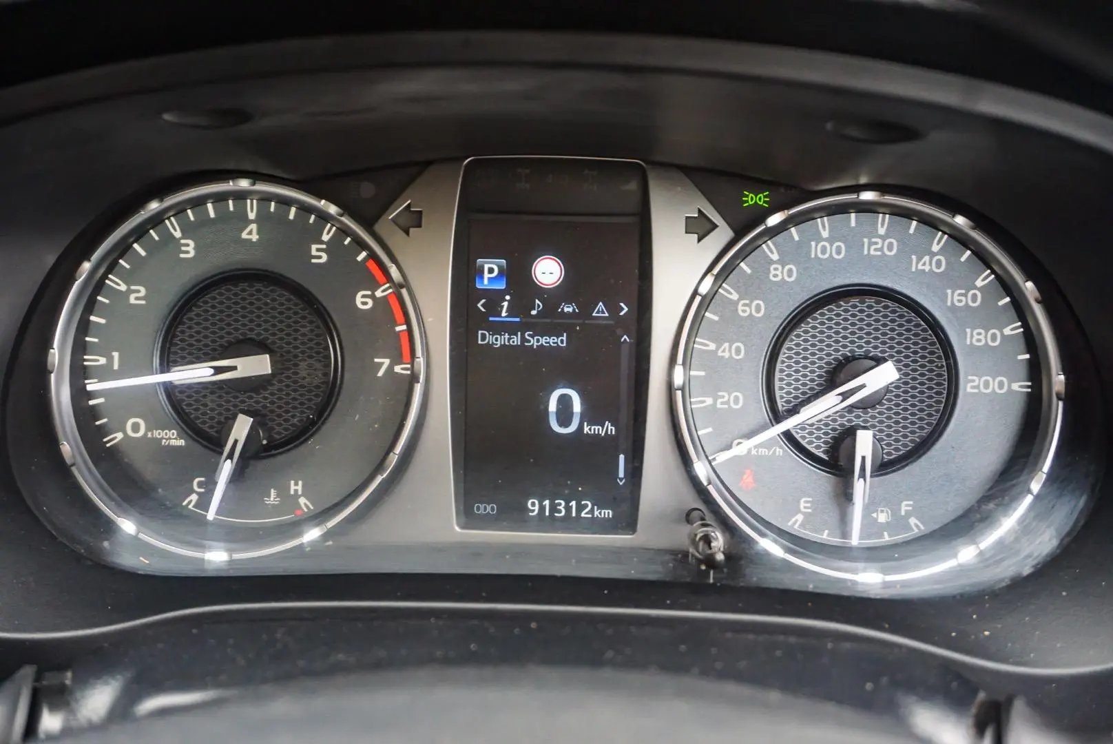2021 Toyota Hilux Gallery Image 13