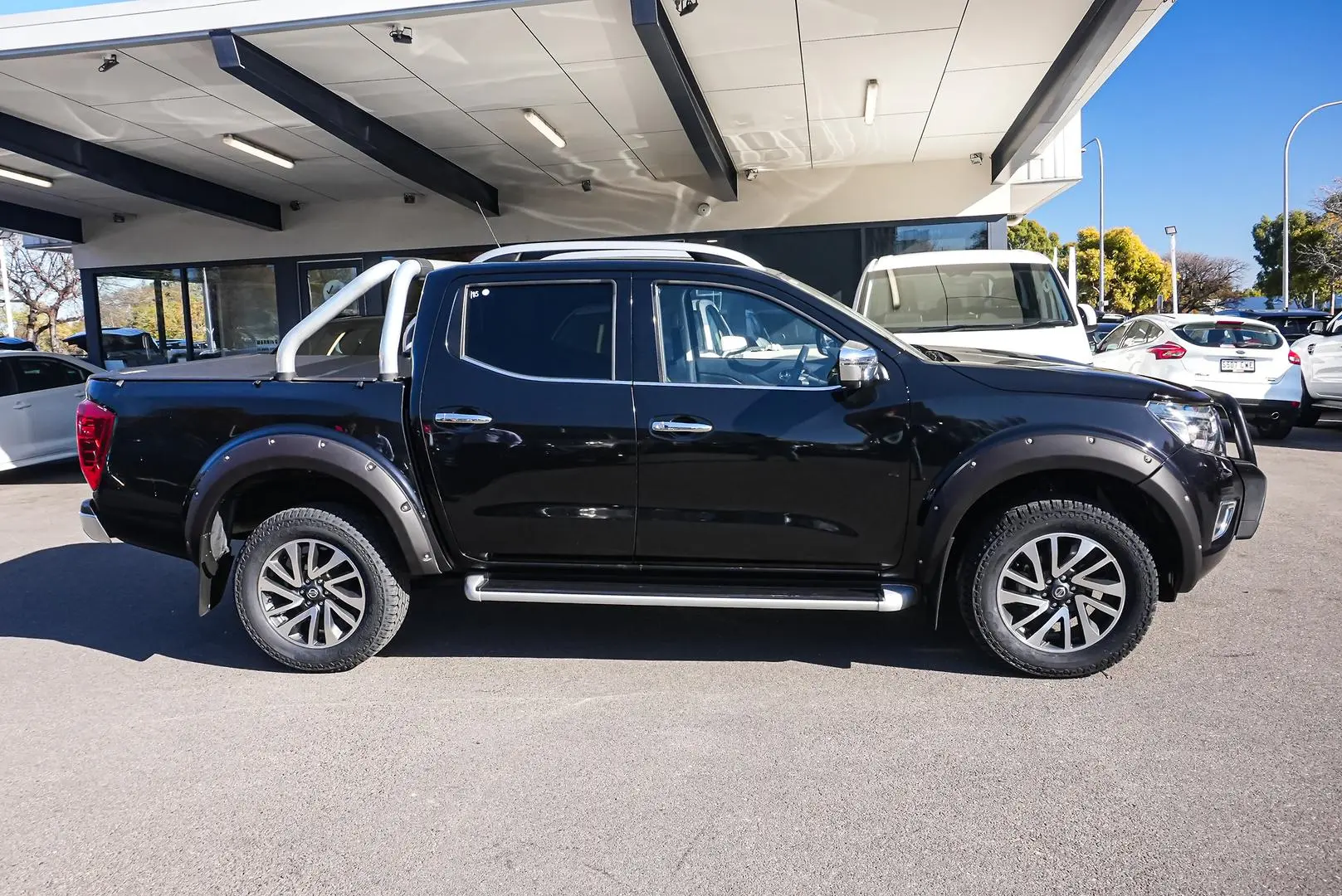 2019 Nissan Navara Gallery Image 4