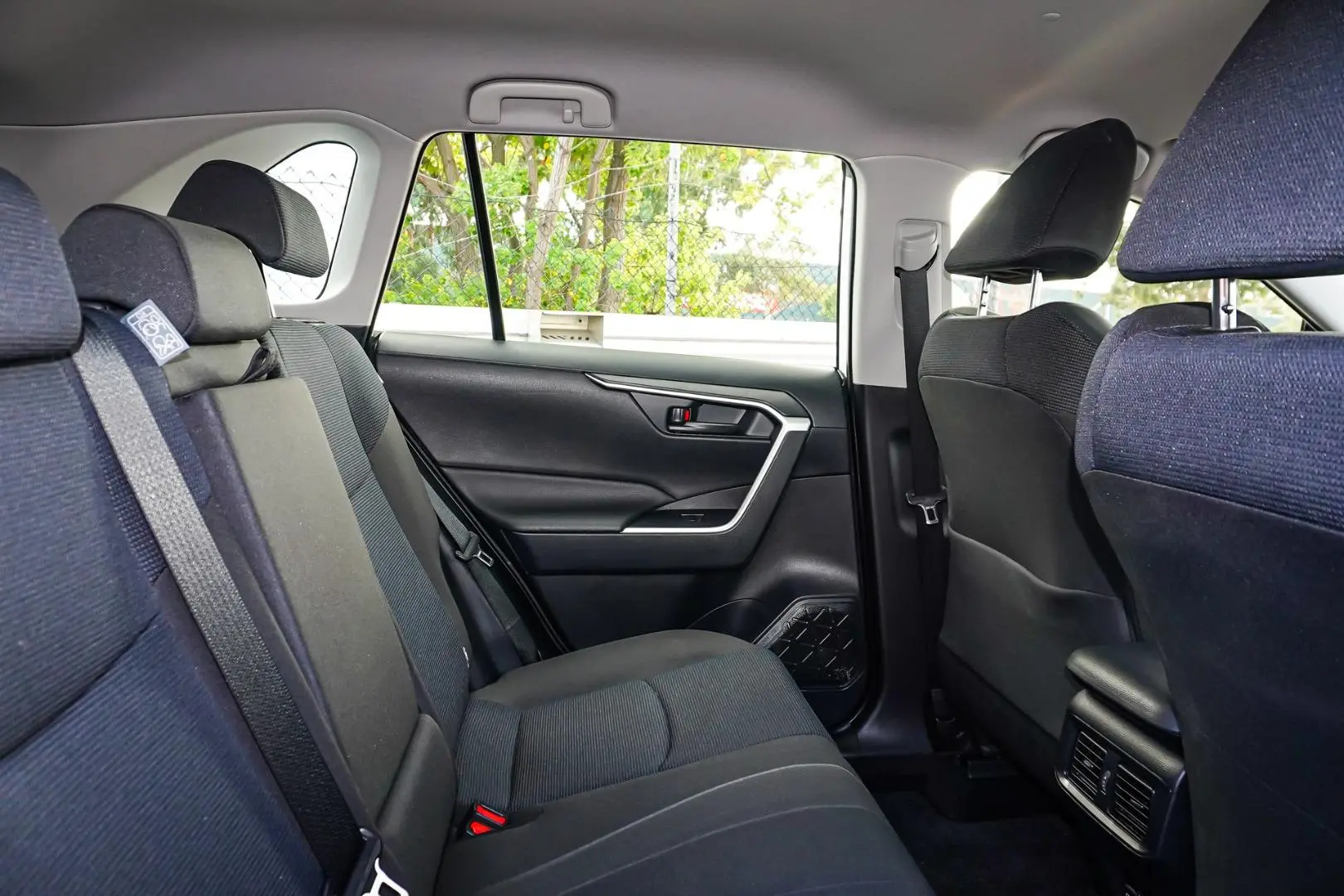 2022 Toyota RAV4 Gallery Image 8