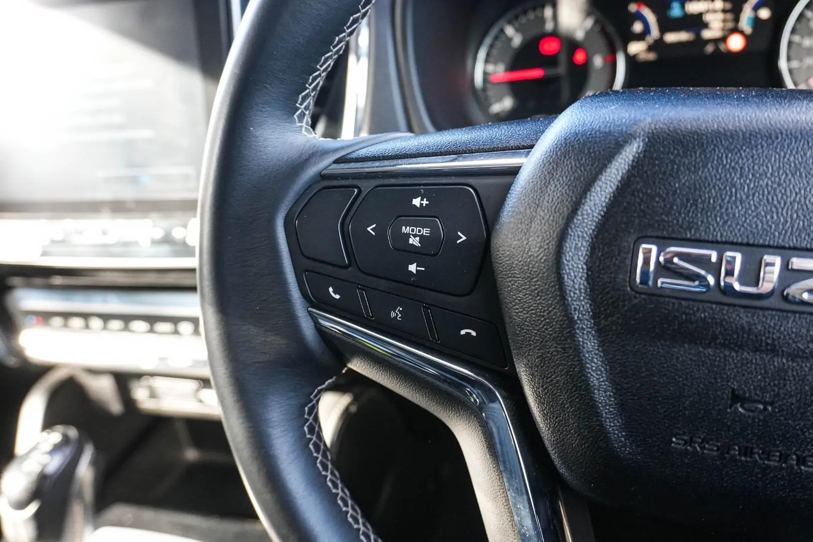 2022 Isuzu MU-X Gallery Image 21