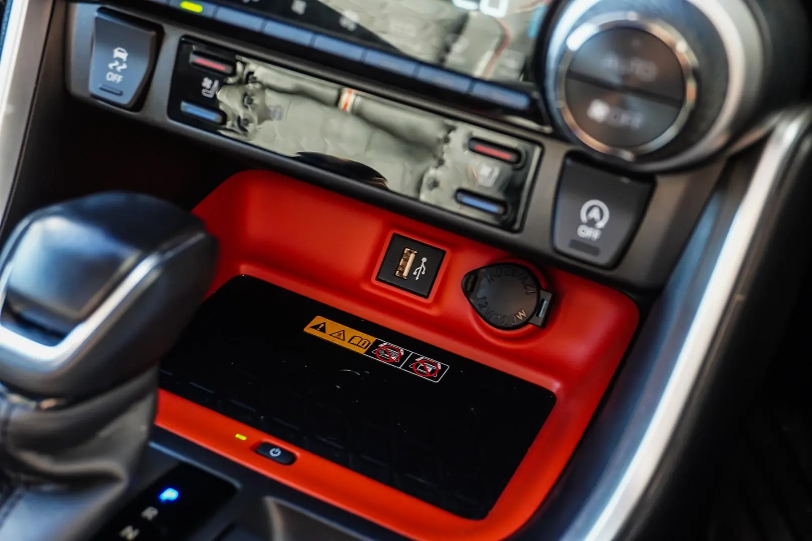 2023 Toyota RAV4 Gallery Image 24