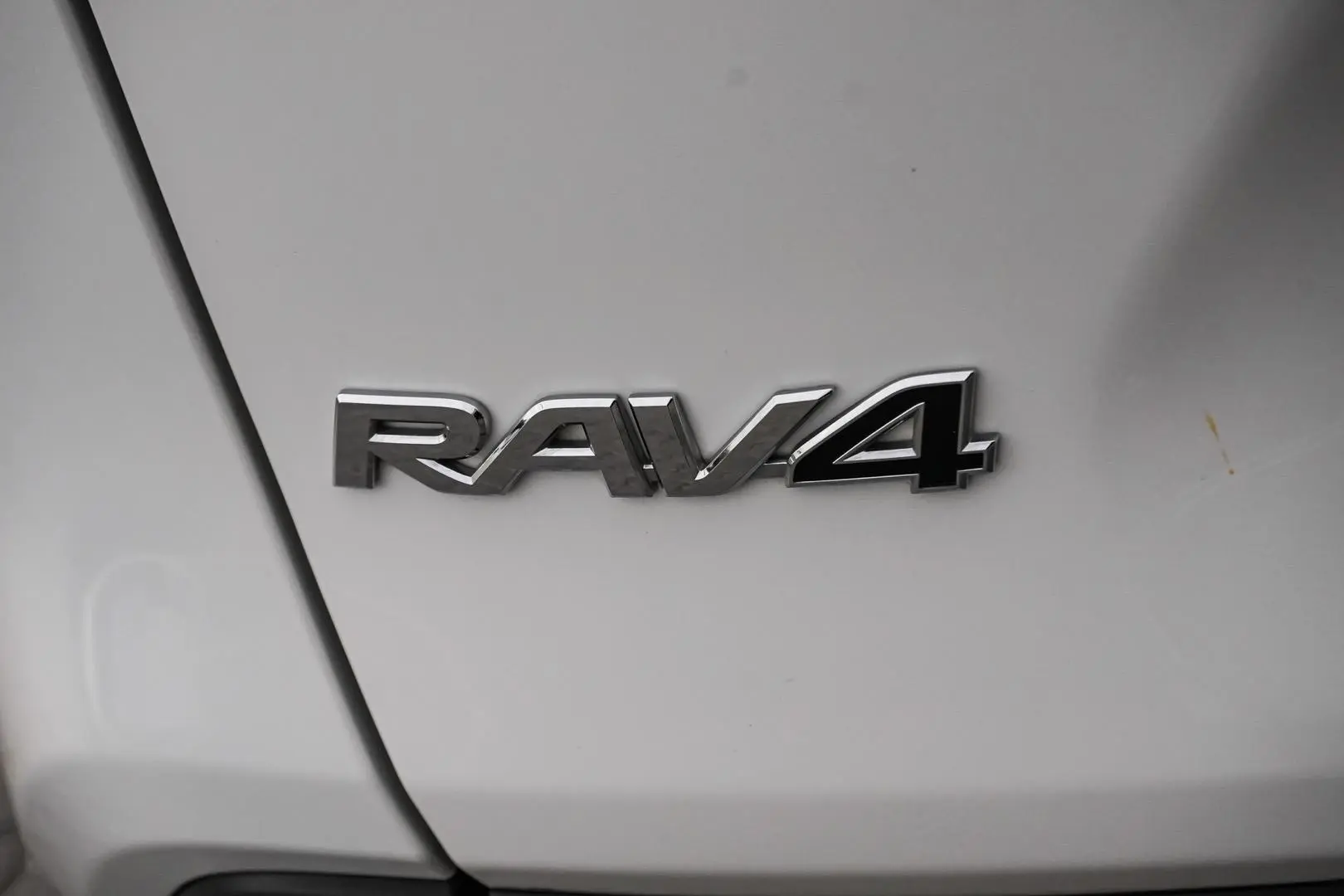 2019 Toyota RAV4 Gallery Image 15