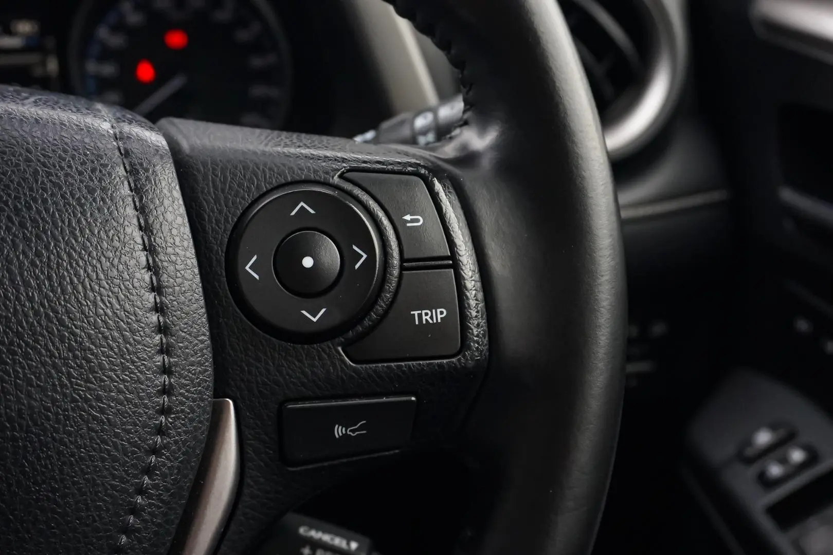 2018 Toyota RAV4 Gallery Image 18