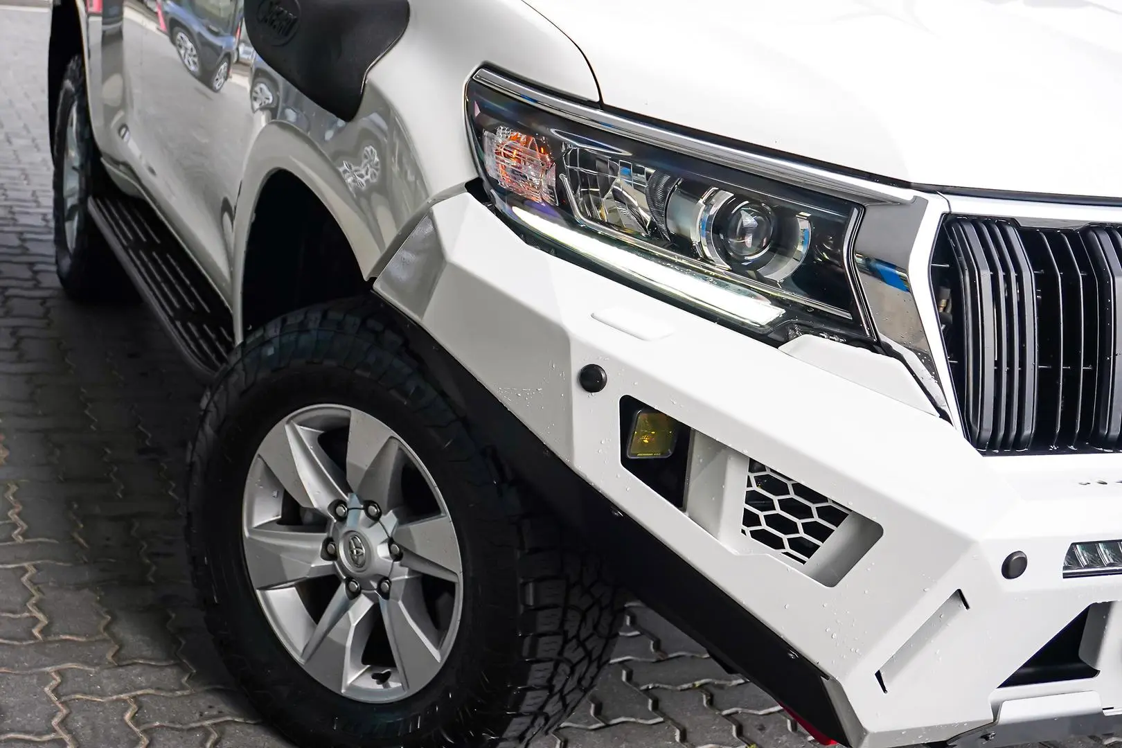 2019 Toyota Landcruiser Prado Gallery Image 12