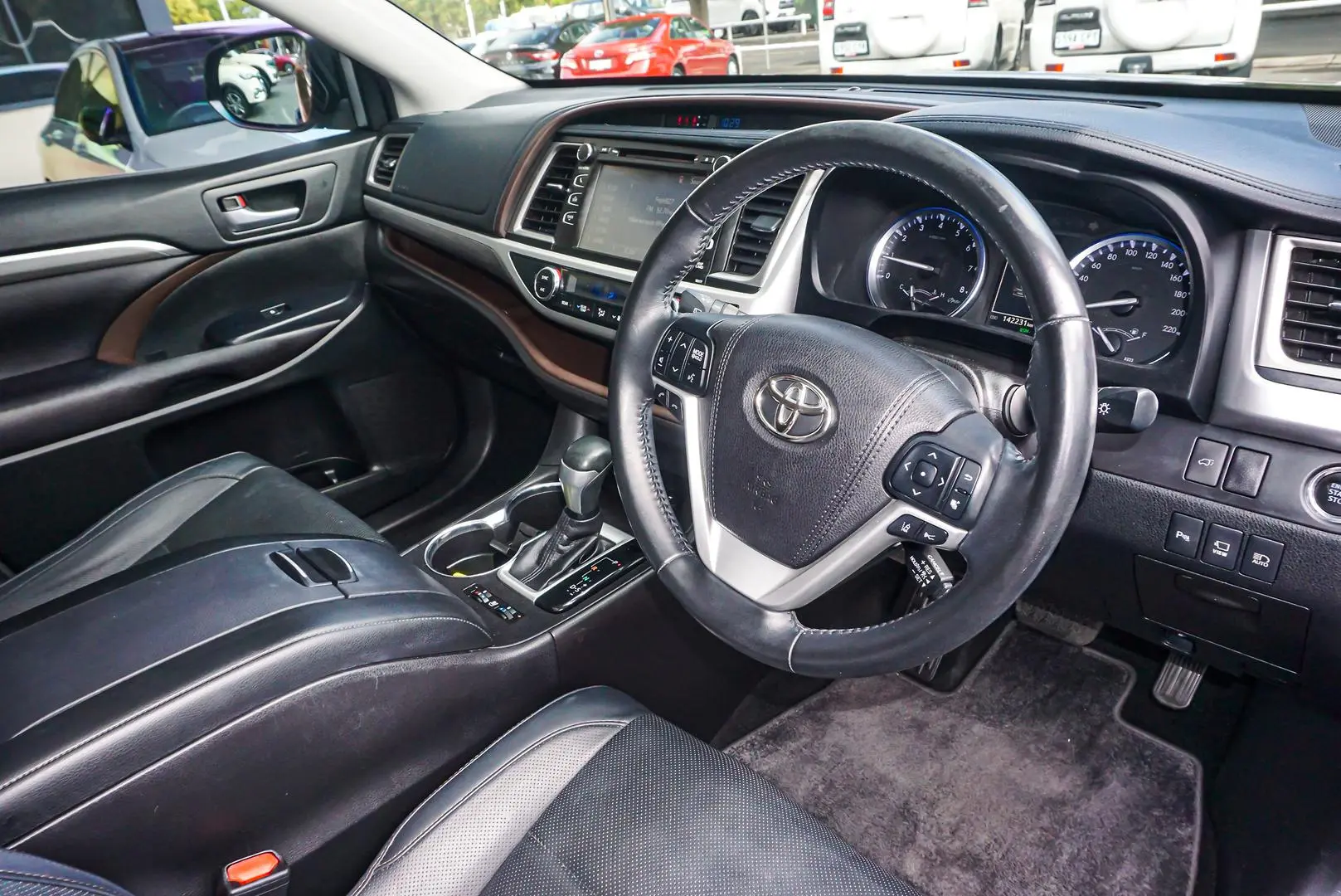 2016 Toyota Kluger Gallery Image 7