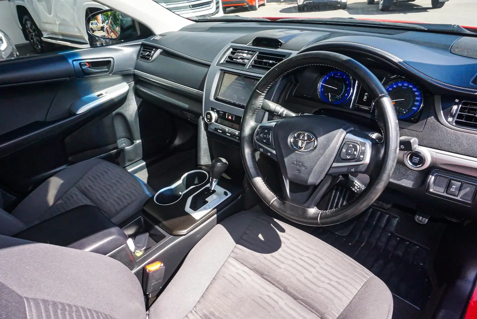 2017 Toyota Camry Gallery Image 6