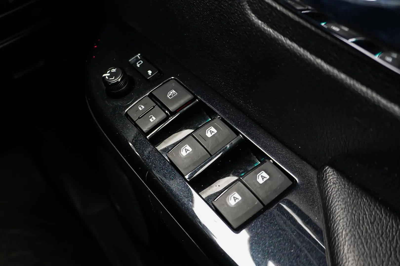 2022 Toyota Hilux Gallery Image 21