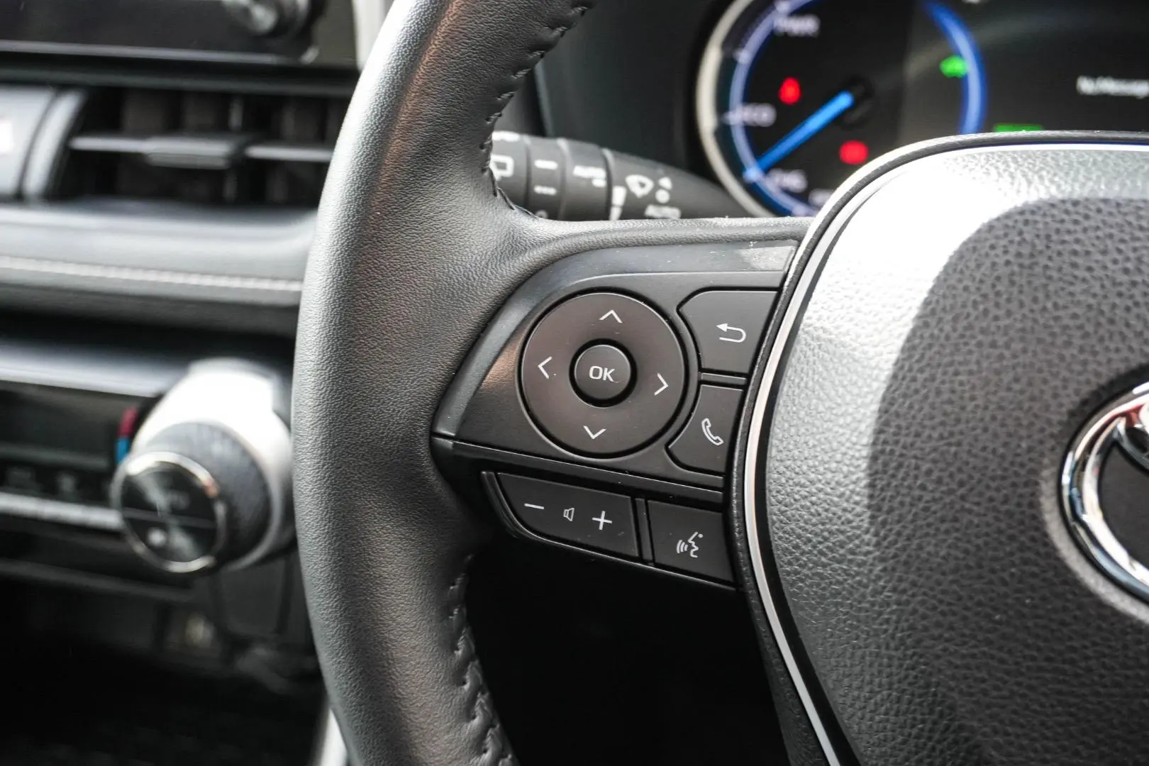 2025 Toyota RAV4 Gallery Image 20