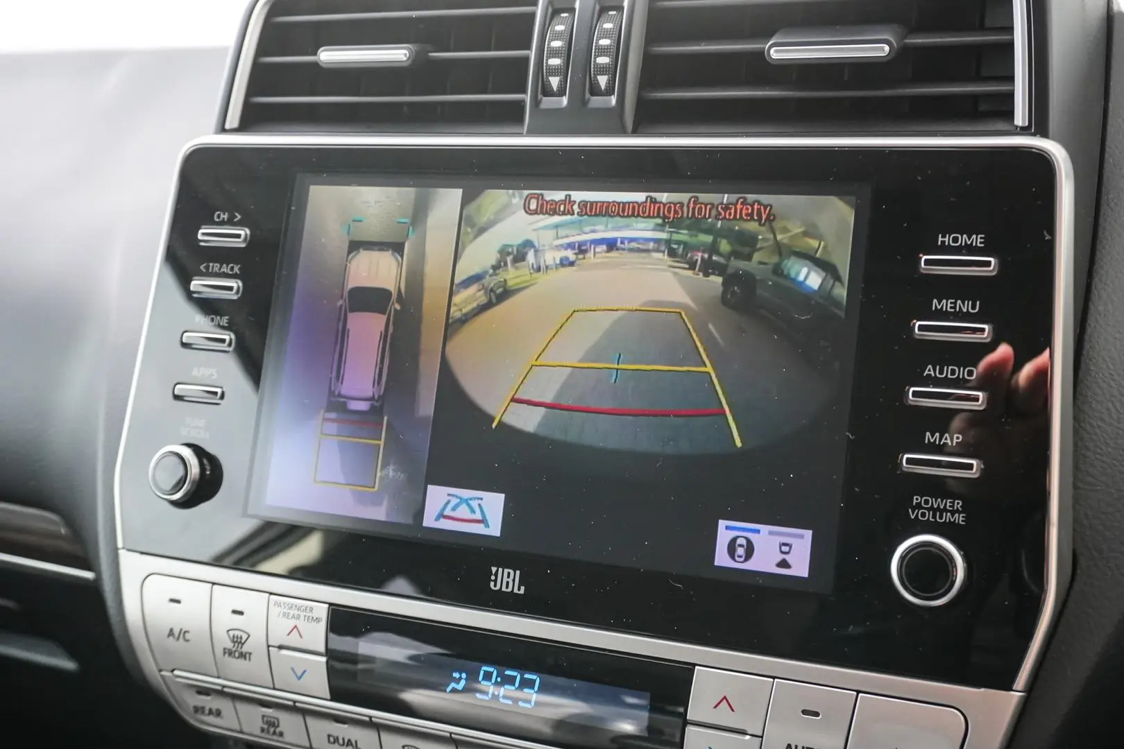 2020 Toyota Landcruiser Prado Gallery Image 21