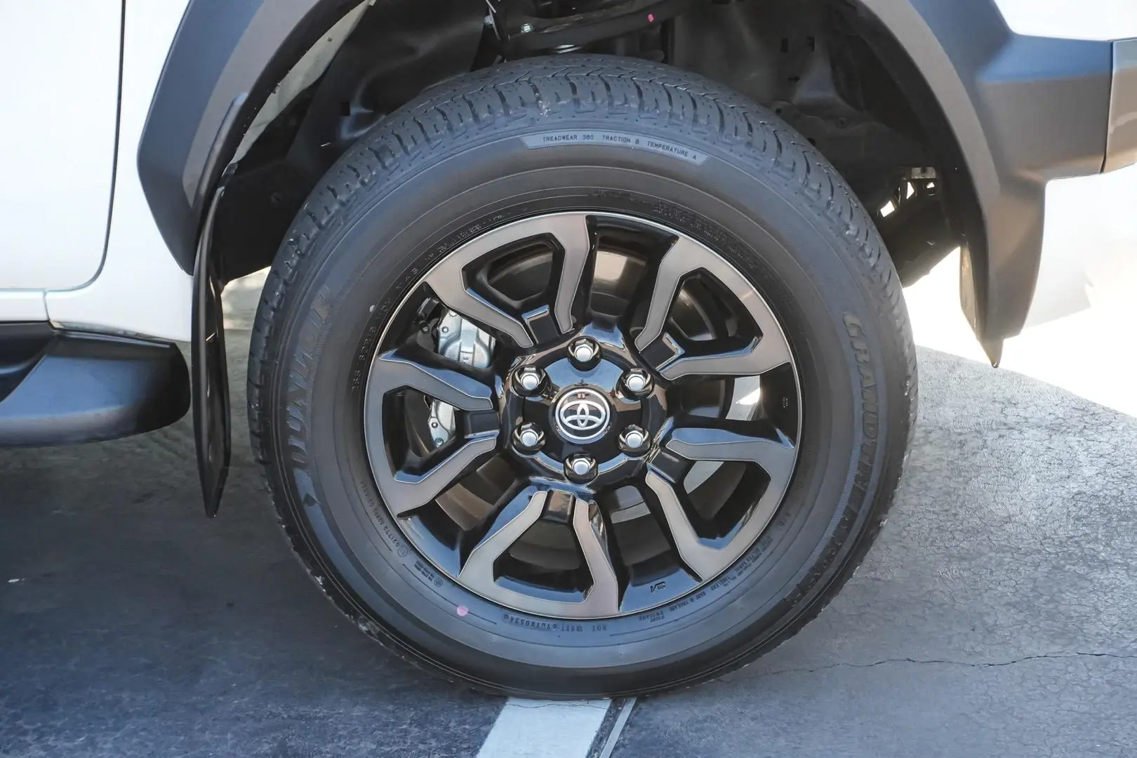 2024 Toyota Hilux Gallery Image 12