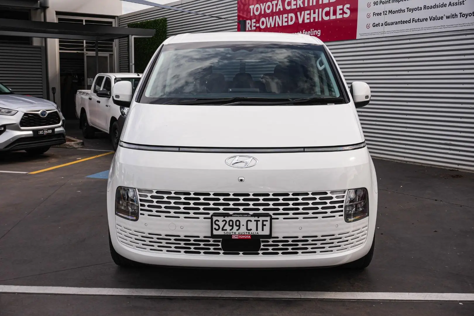 2022 Hyundai STARIA Gallery Image 5