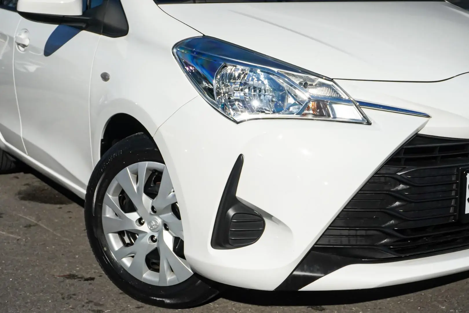 2019 Toyota Yaris Gallery Image 12