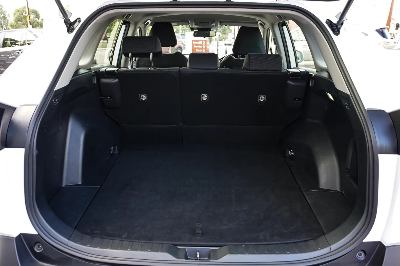 2022 Toyota RAV4 Gallery Image 10