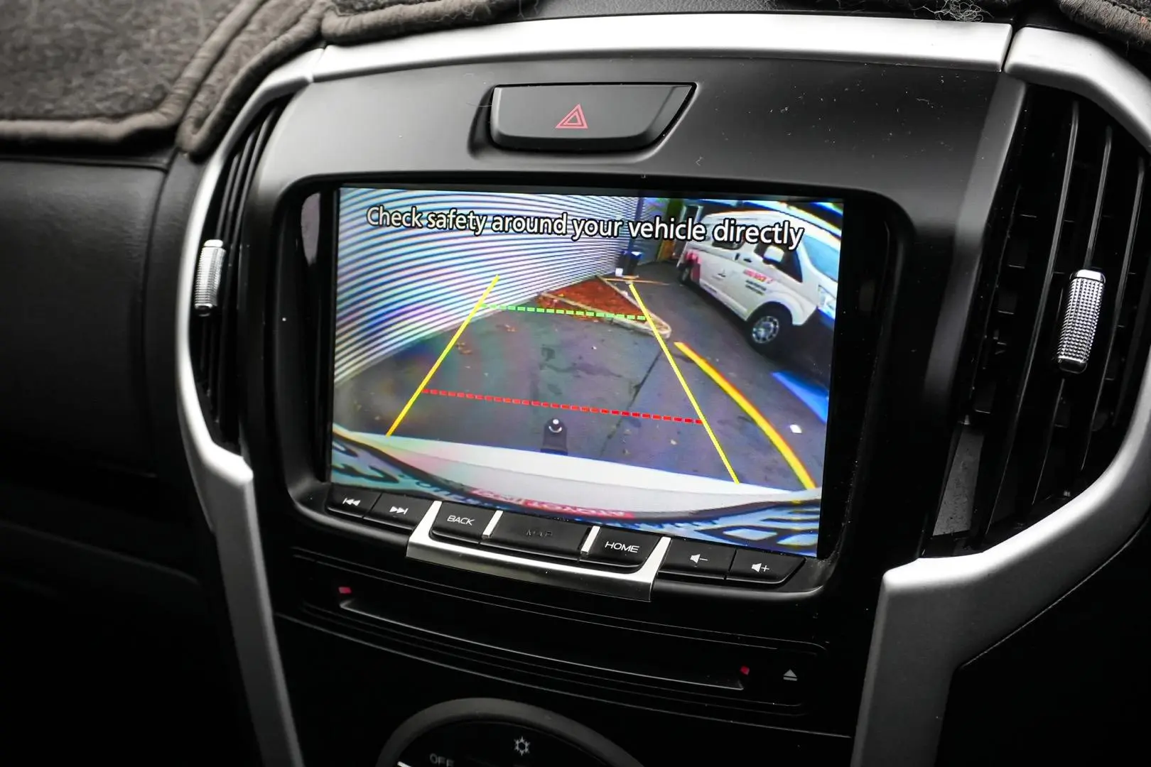 2019 Isuzu MU-X Gallery Image 23