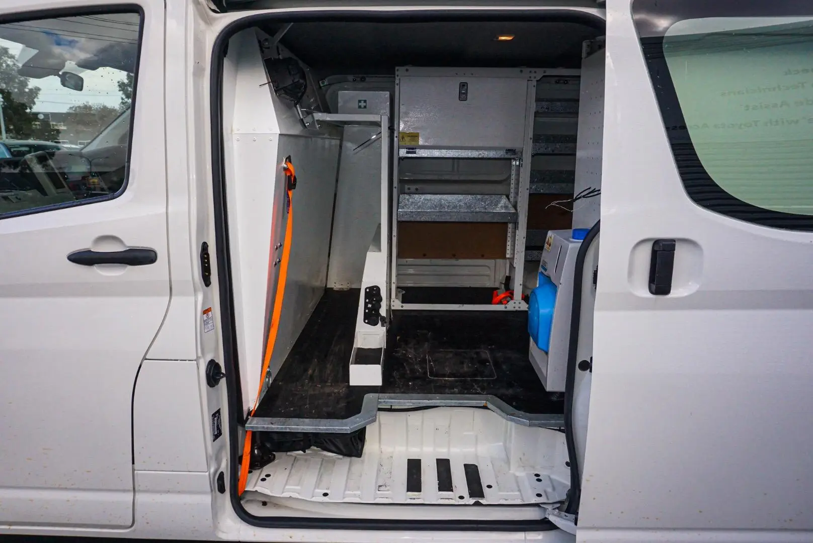 2020 Toyota Hiace Gallery Image 8