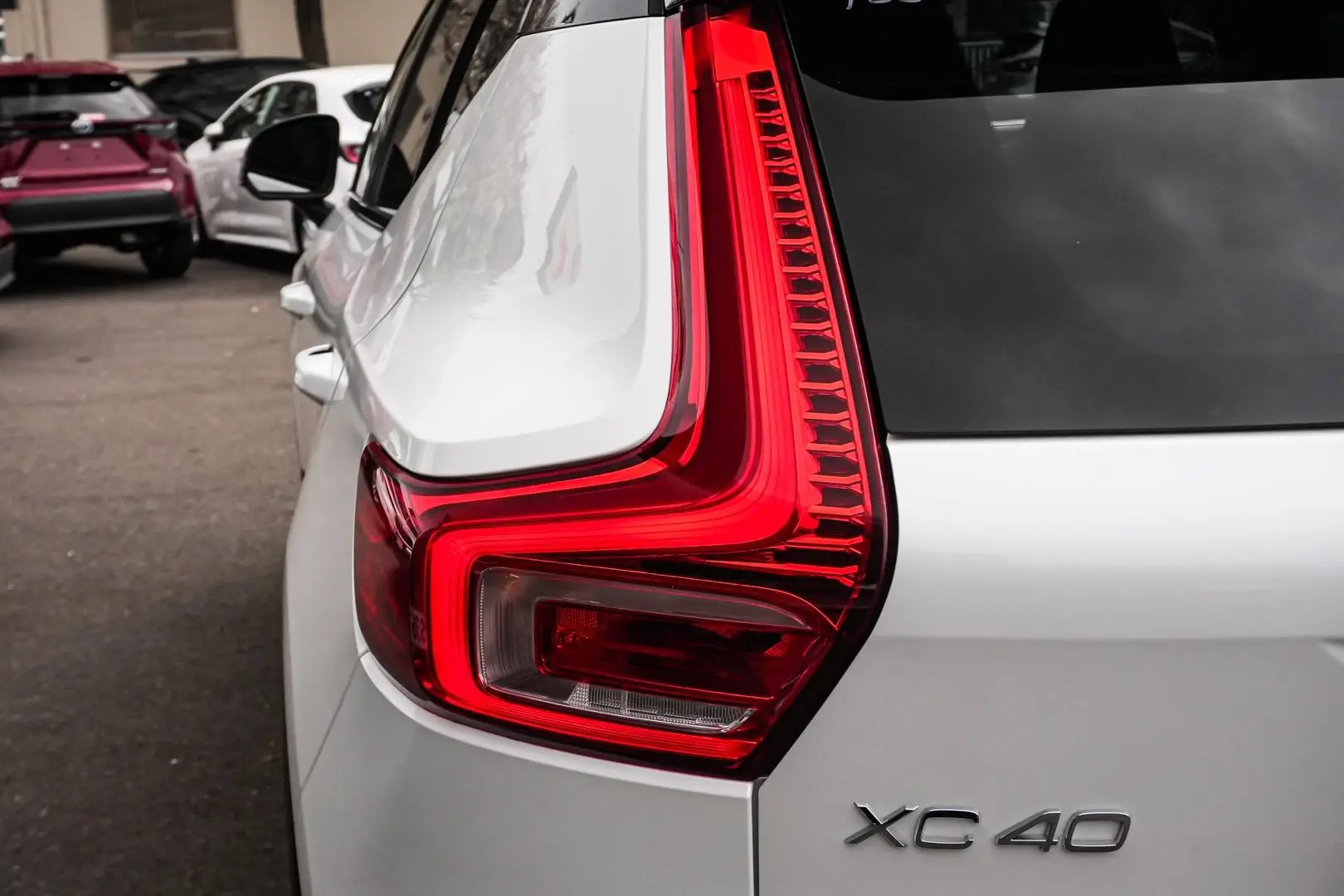 2020 Volvo XC40 Gallery Image 13