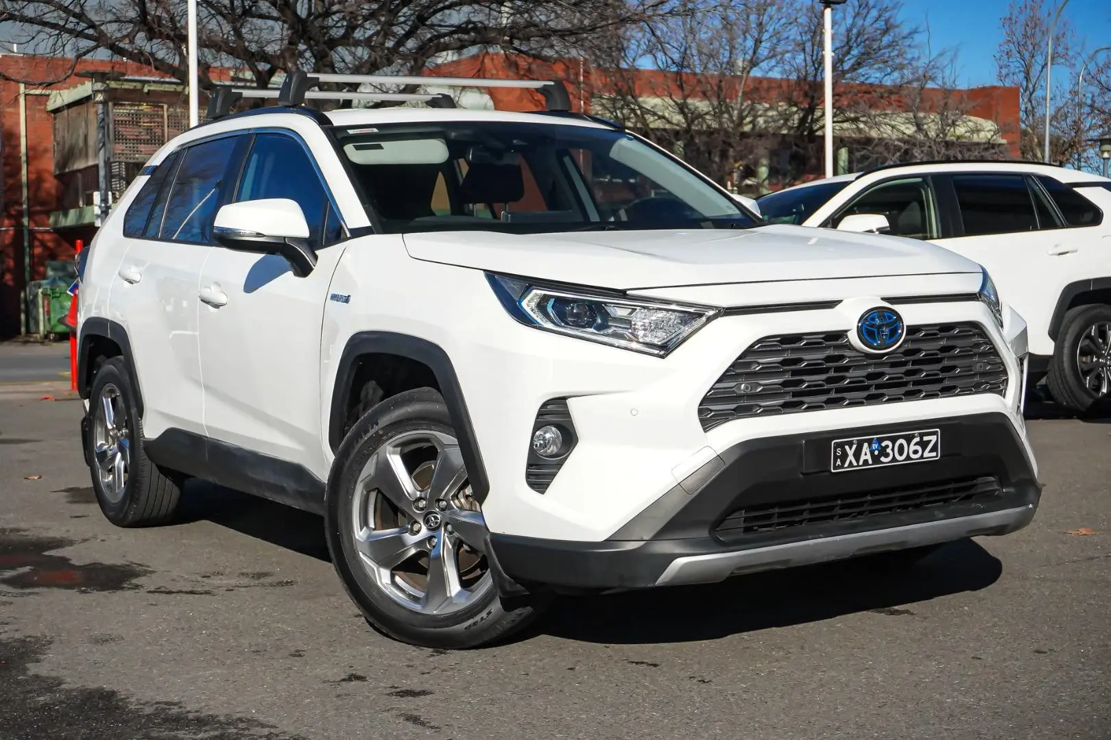 2020 Toyota RAV4 Gallery Image 2
