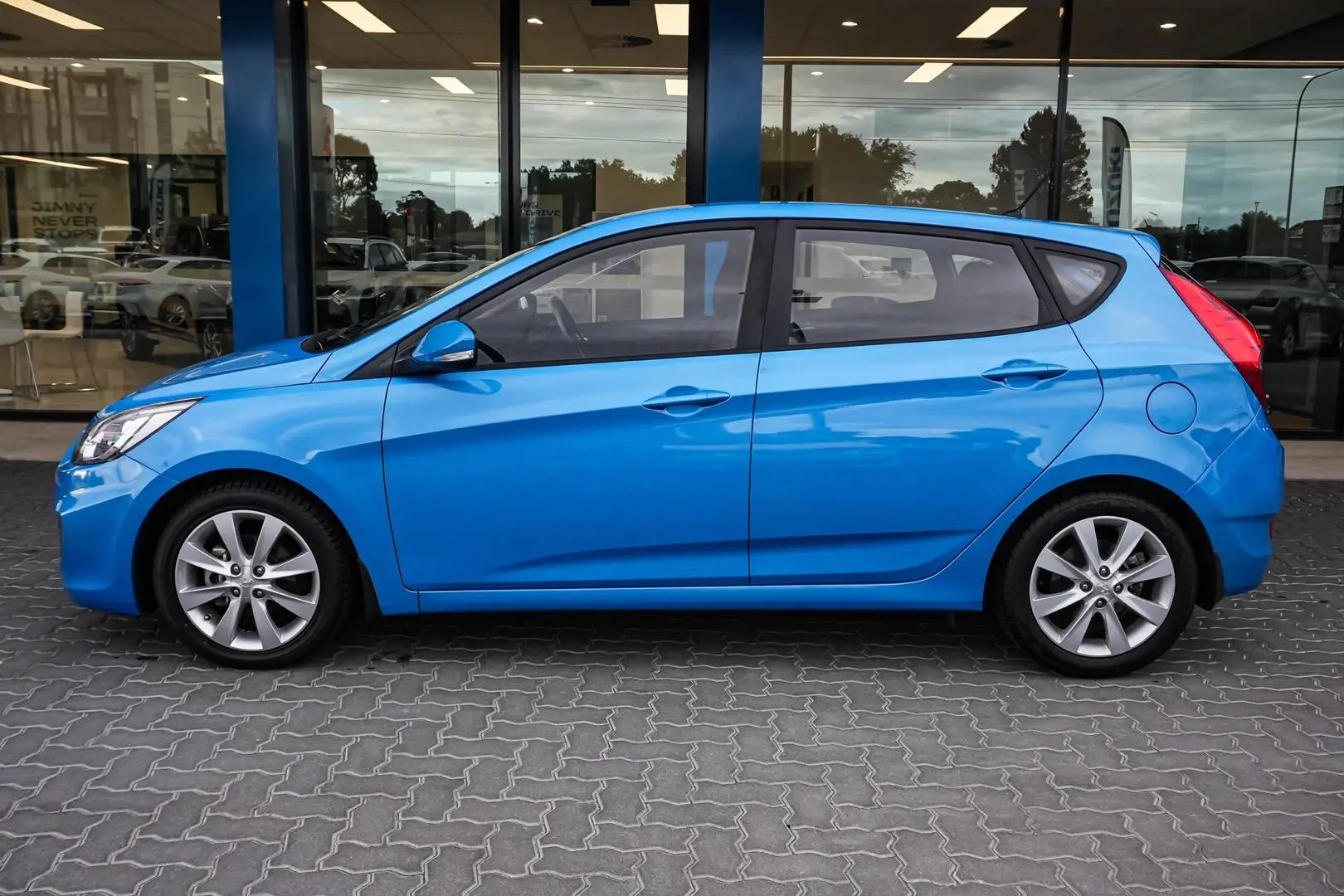 2018 Hyundai Accent Gallery Image 4