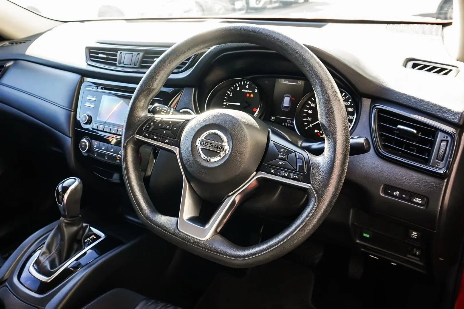 2018 Nissan X-TRAIL Gallery Image 6