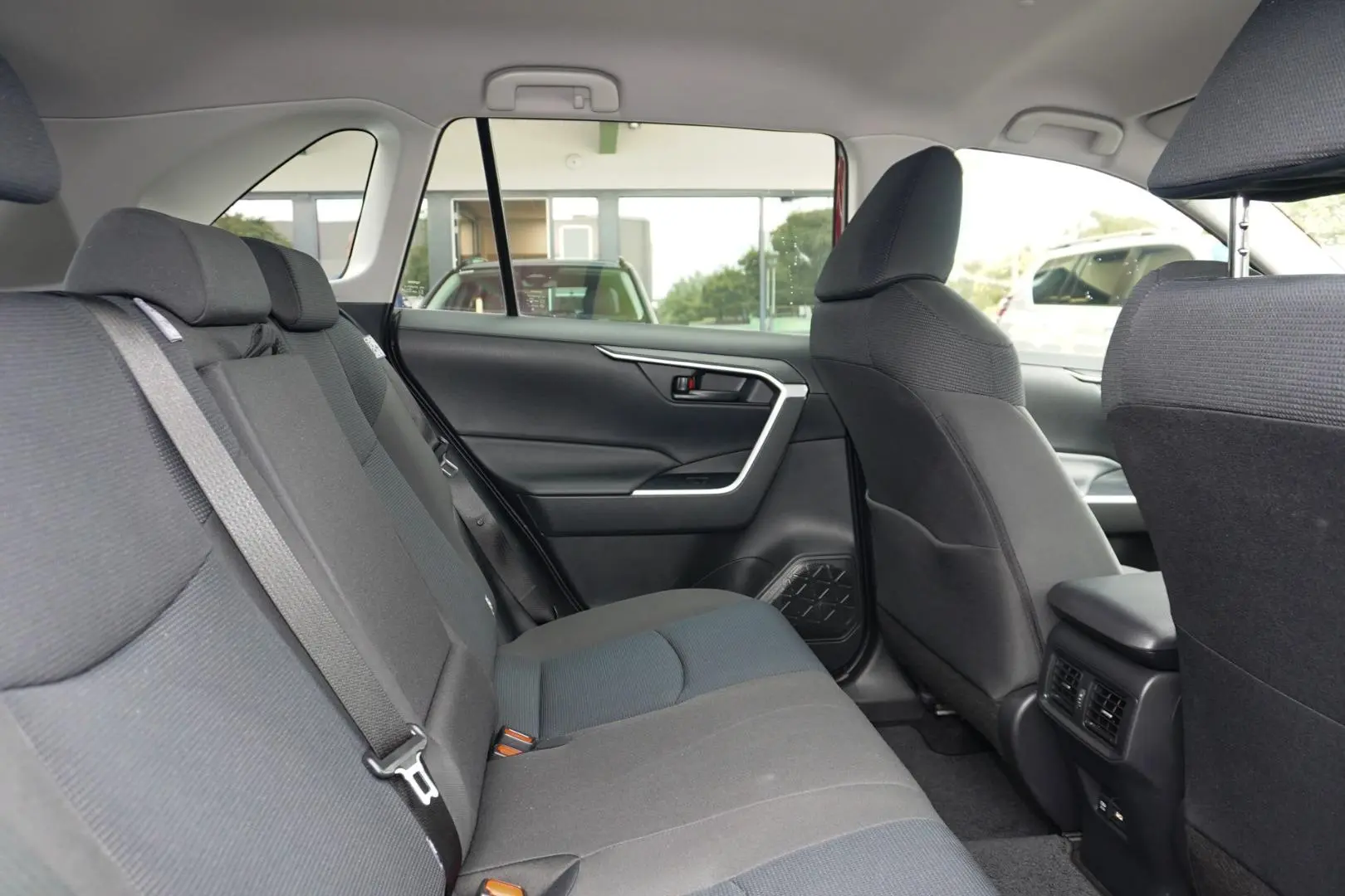 2020 Toyota RAV4 Gallery Image 8