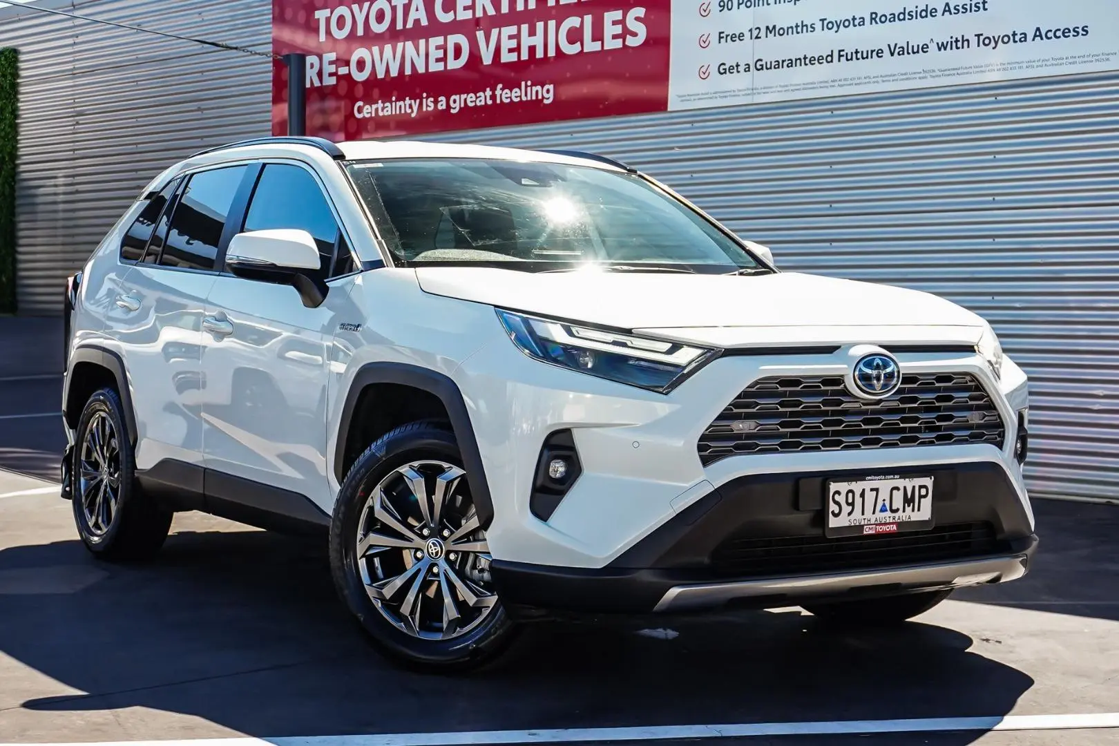 2021 Toyota RAV4 Gallery Image 2