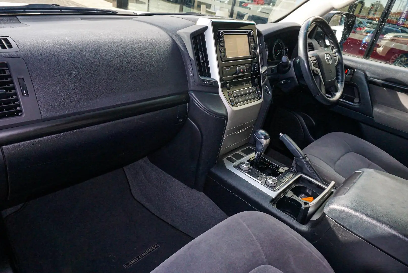 2020 Toyota Landcruiser Gallery Image 9