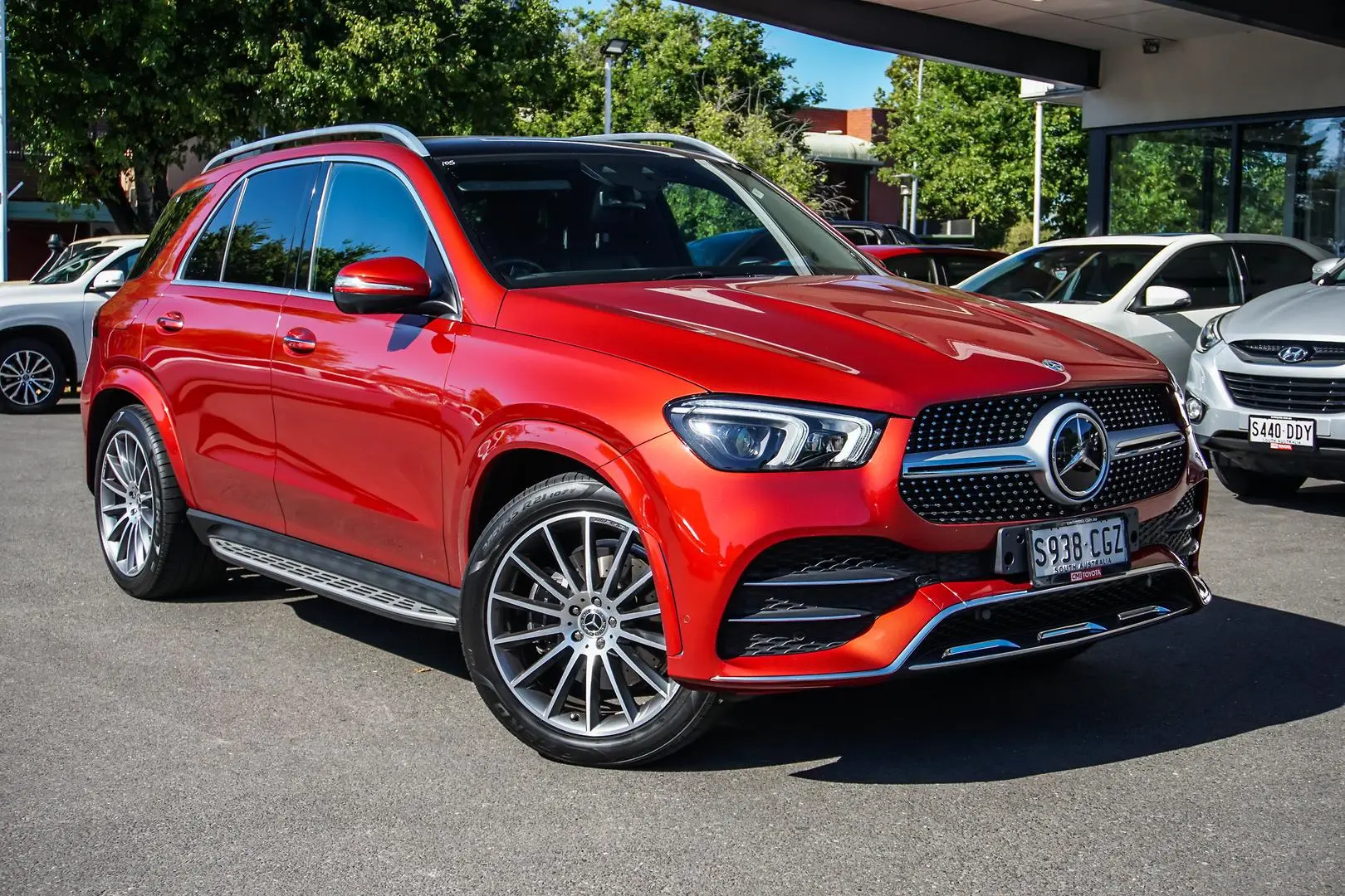 2019 Mercedes-Benz GLE-Class Gallery Image 2