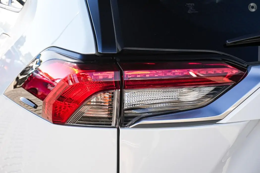 2025 Toyota RAV4 Gallery Image 15