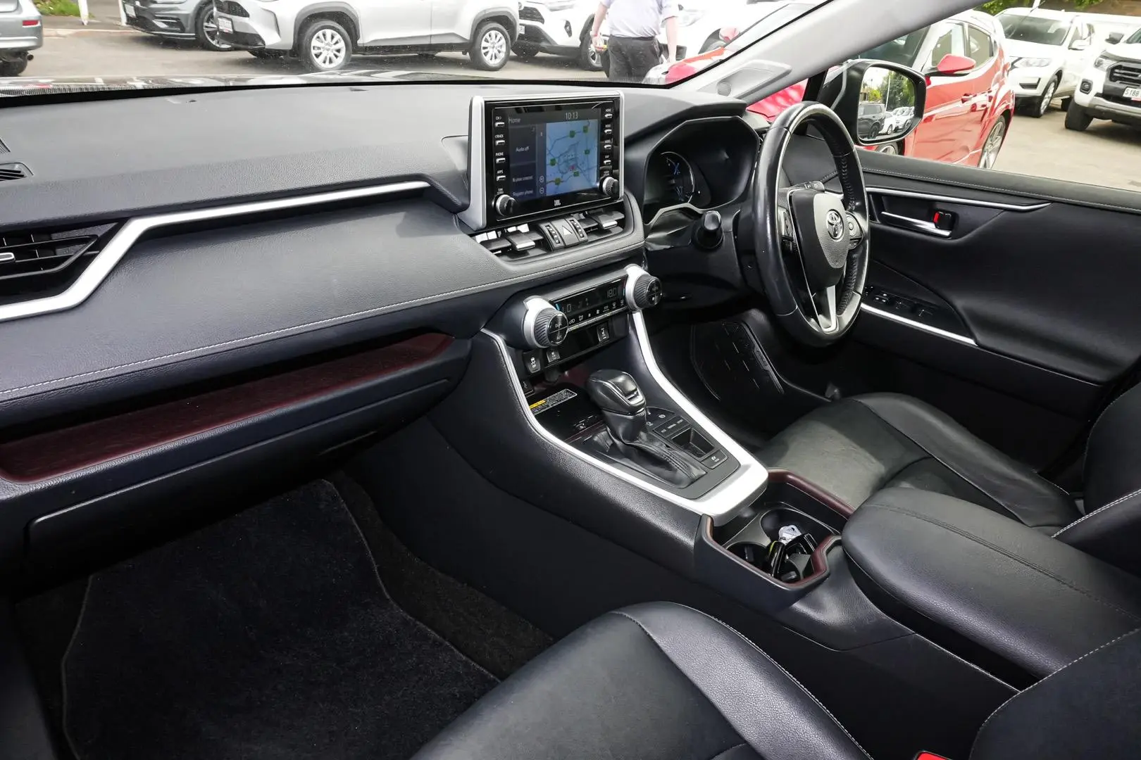 2020 Toyota RAV4 Gallery Image 10