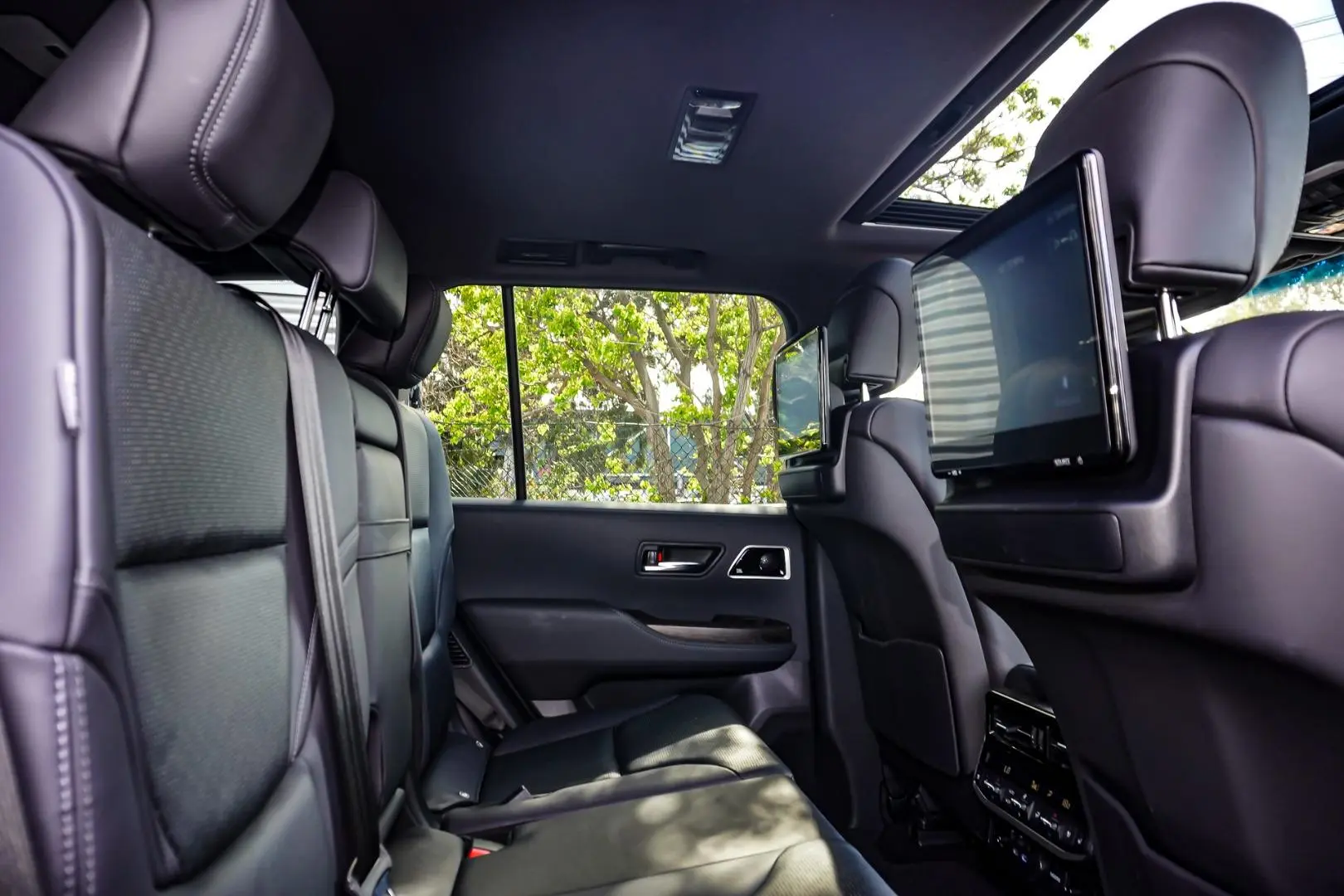 2023 Toyota Landcruiser Gallery Image 7