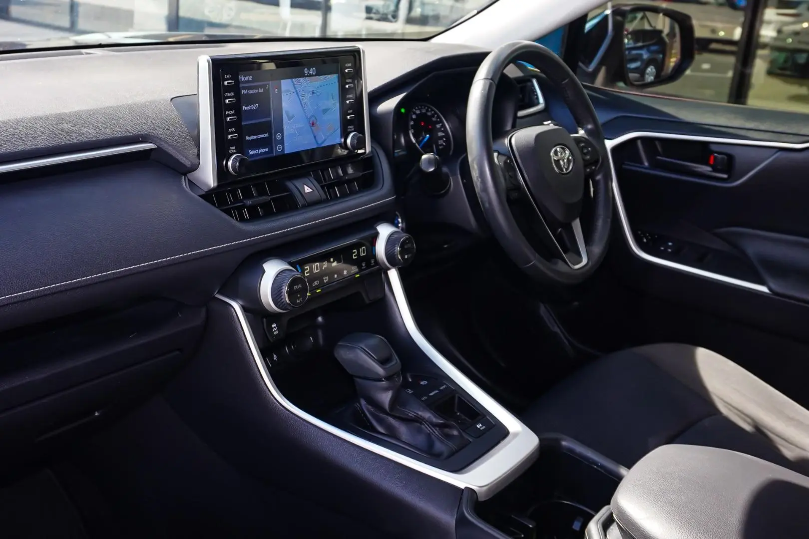 2022 Toyota RAV4 Gallery Image 11