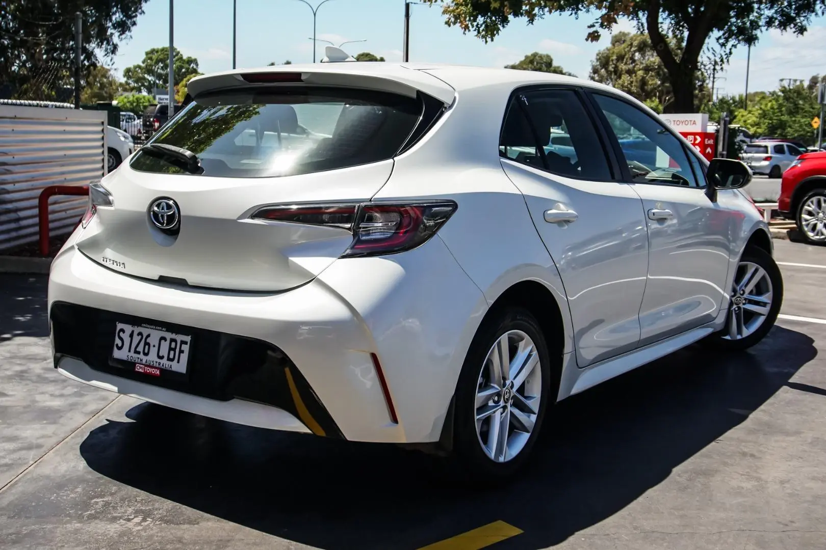 2019 Toyota Corolla Gallery Image 2