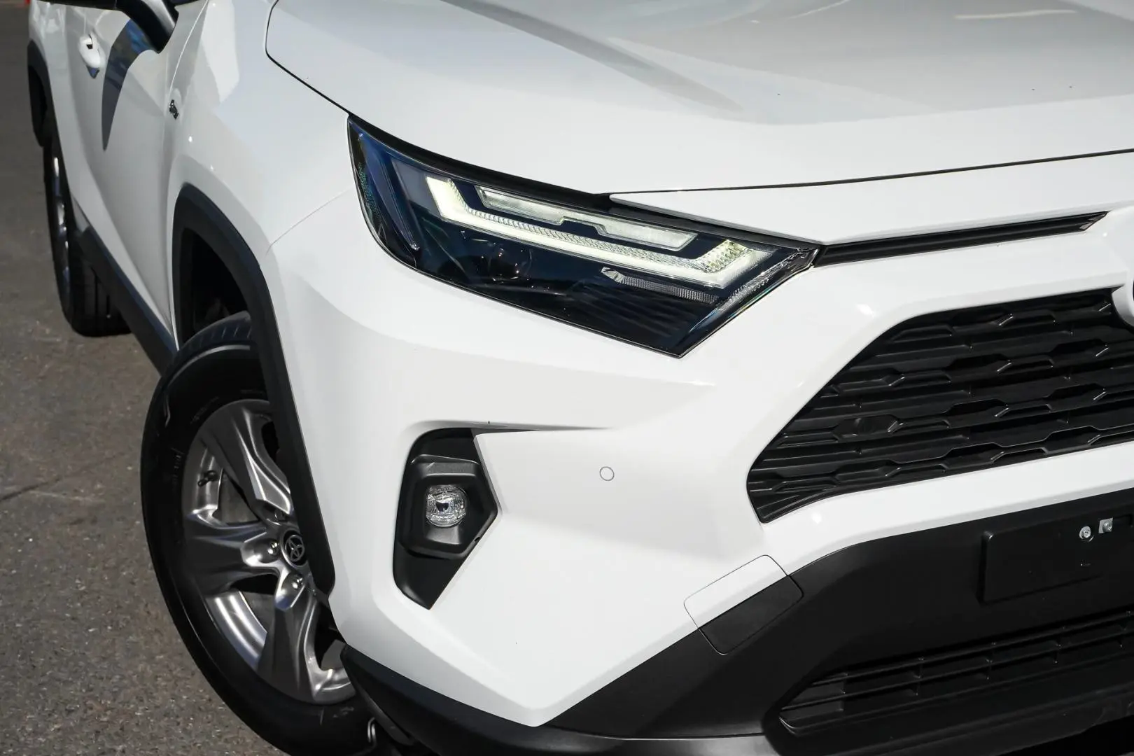 2024 Toyota RAV4 Gallery Image 12