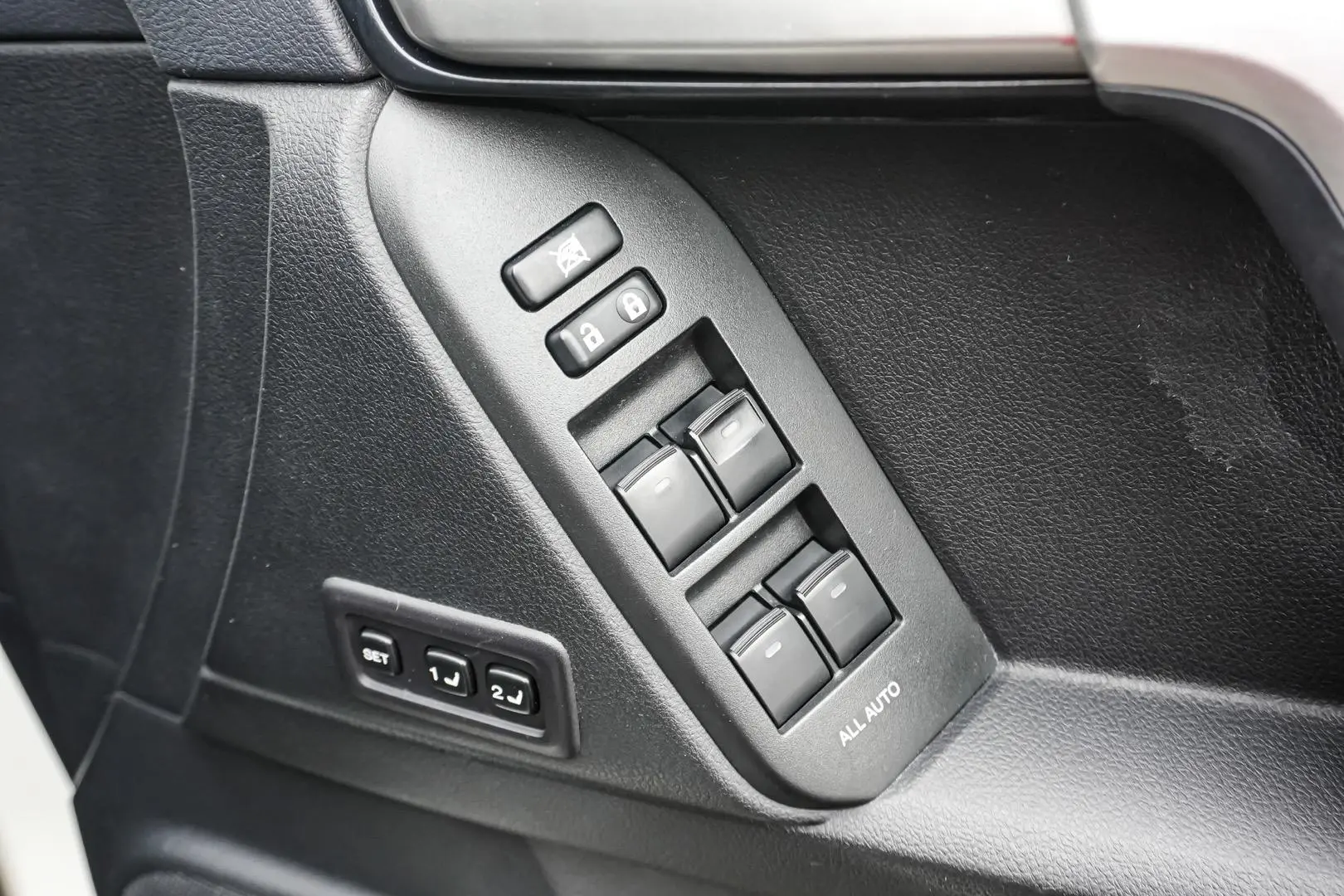 2019 Toyota Landcruiser Prado Gallery Image 19