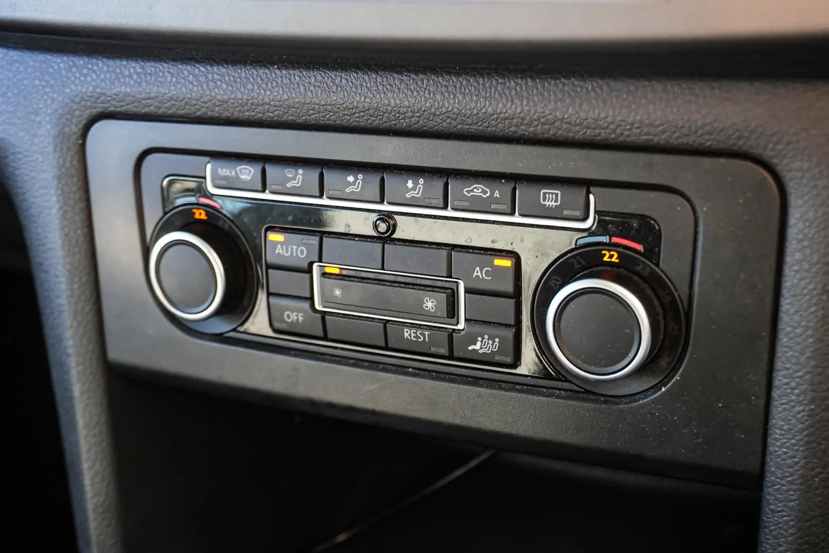 2011 Volkswagen Amarok Gallery Image 21