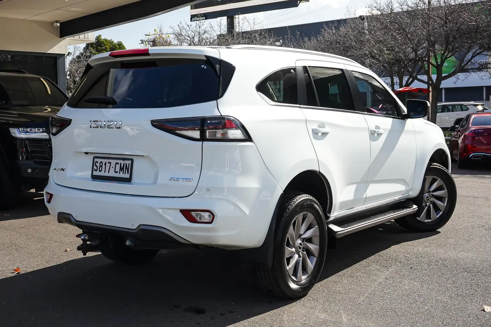 2021 Isuzu MU-X Gallery Image 3